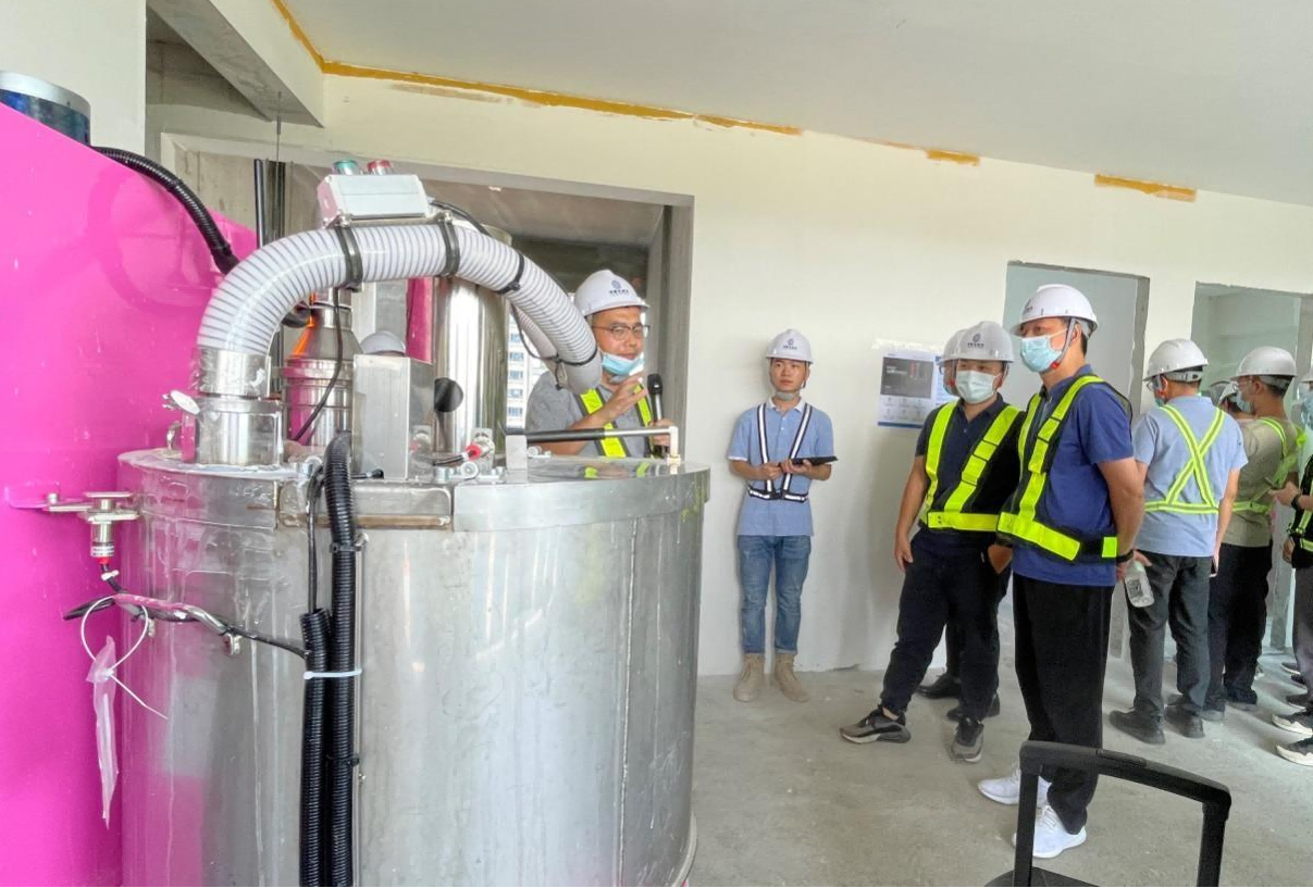 yd2333云顶电子游戏组织参观建筑机器人示范工地